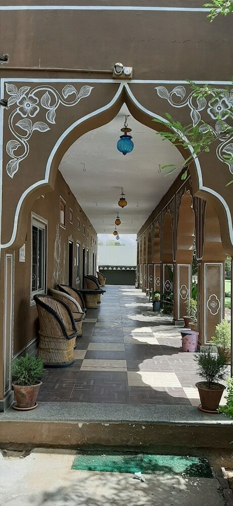 Hotel Pushkar Vela Resort
