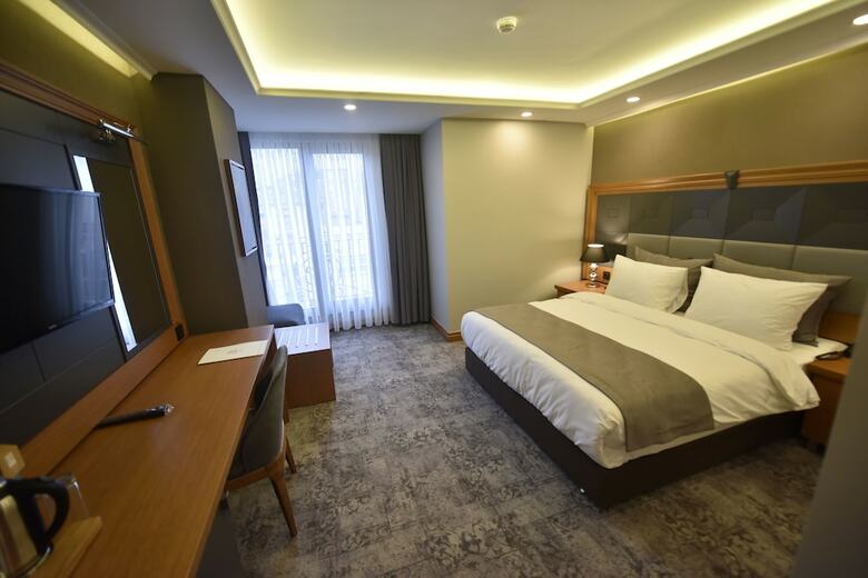 Four Seven Hotel
