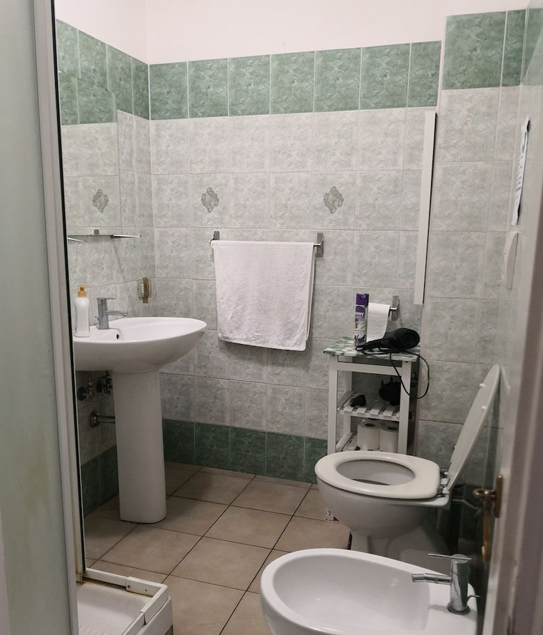 Romulea Guest House