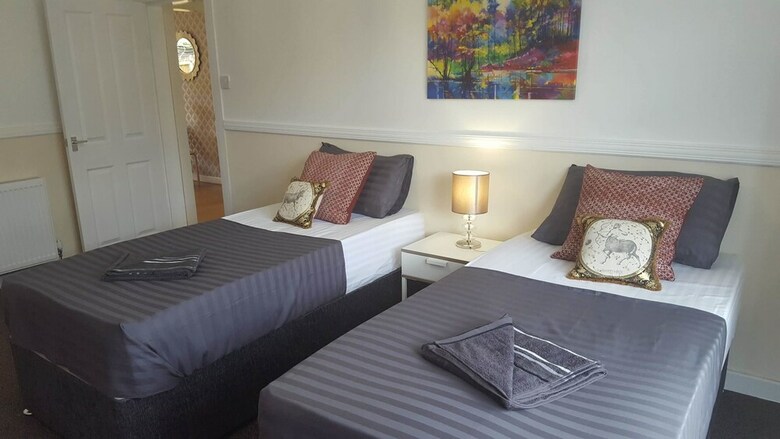 Apartamentos Dragon - Muirdrum House 3 Bedroom Home