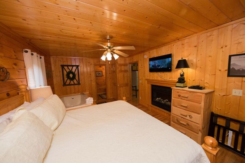Drift Away - Two Bedroom Cabin