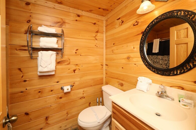 Blessed Nest - Four Bedroom Cabin