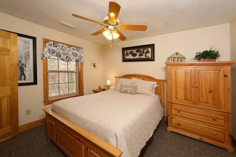 Ivy Falls 9 - Five Bedroom Chalet