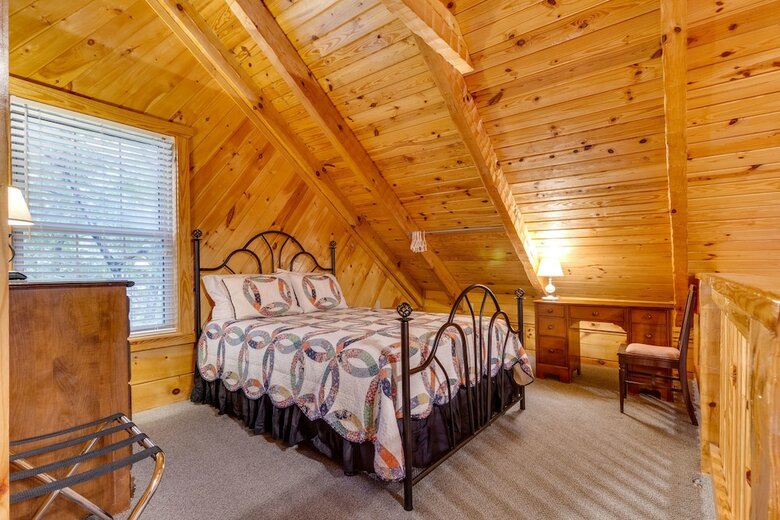 Kickin Back Jack - Three Bedroom Cabin