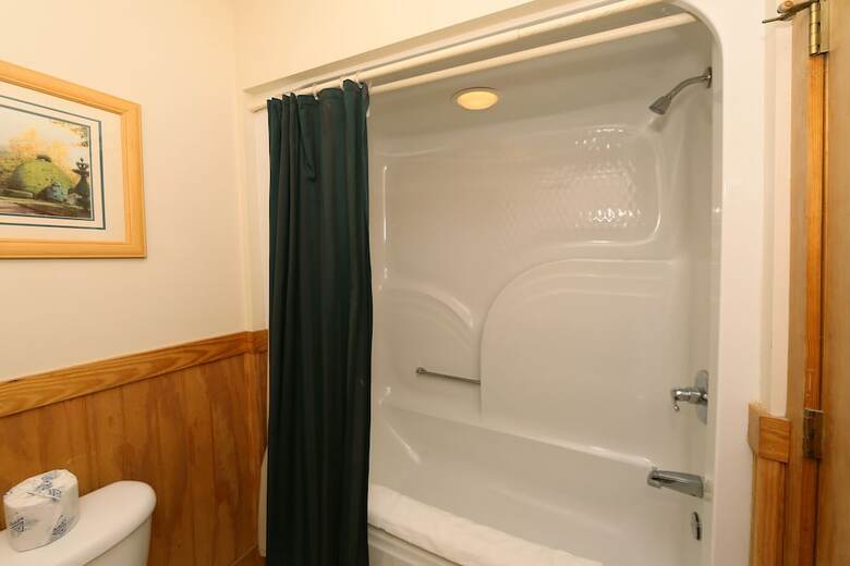 Magnolia Place 5 - Eight Bedroom Chalet