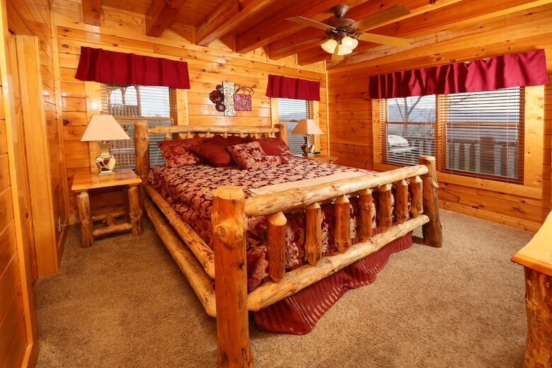 Wavyleaf Retreat - Four Bedroom Cabin