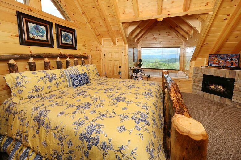 Picture Perfect- Seven Bedroom Cabin