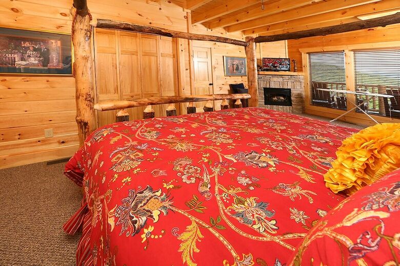 Picture Perfect- Seven Bedroom Cabin