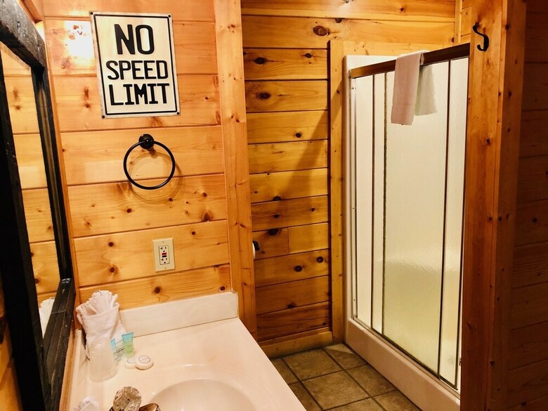 Creekside Dreams - One Bedroom Cabin