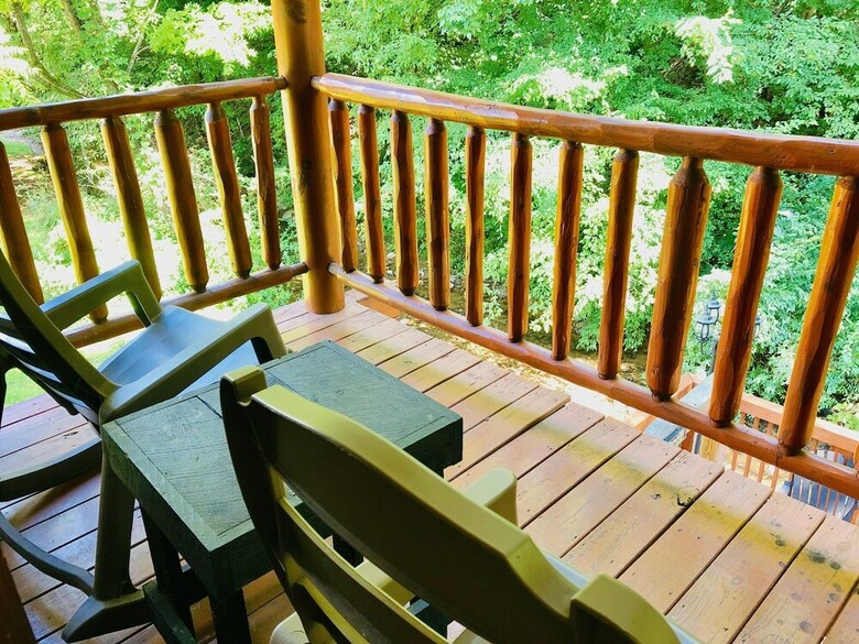 Creekside Dreams - One Bedroom Cabin
