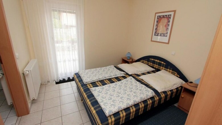 L�na Apartman