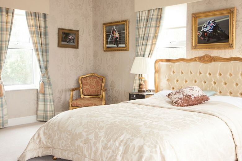 Bed & Breakfast Knock Rushen House