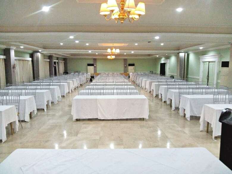 Hotel Royale Tagaytay Bed And Breakfast