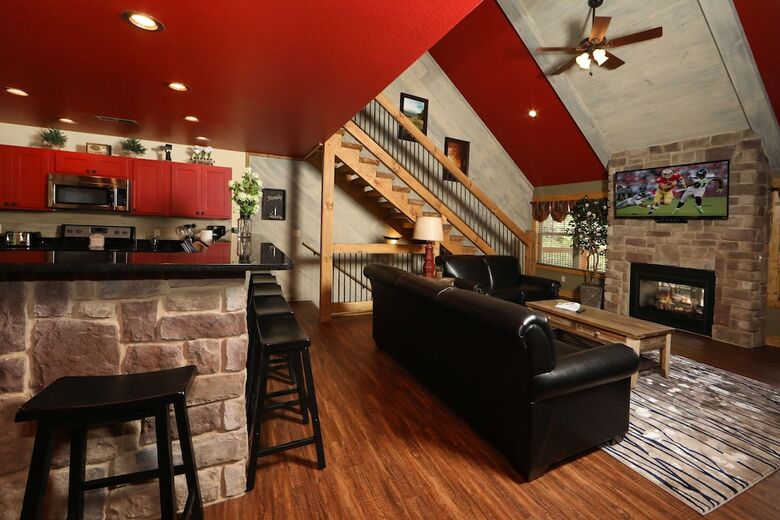 Movie Diveinn - Four Bedroom Chalet