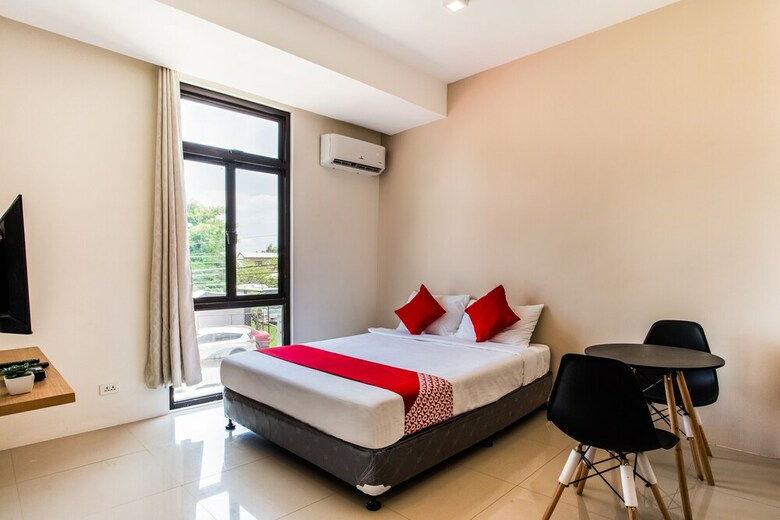 Oyo 403 Maplewave Hotel
