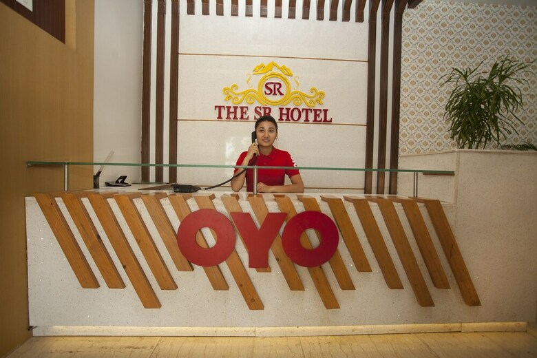 Oyo 359 The Sr Hotel