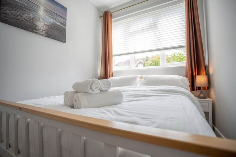 Sea Road Apartments