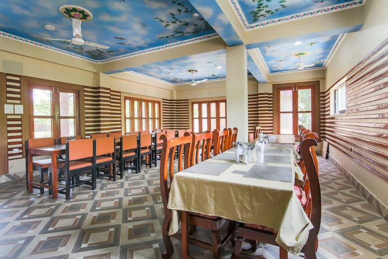 Hotel Oyo 379 Holiday Resort