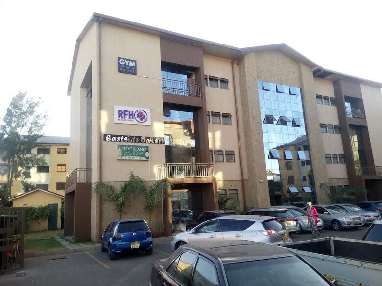 Exquisite Airport Apartment