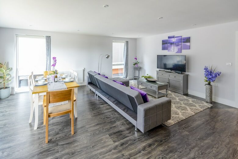 Luxury Bedford Riverside Apartment