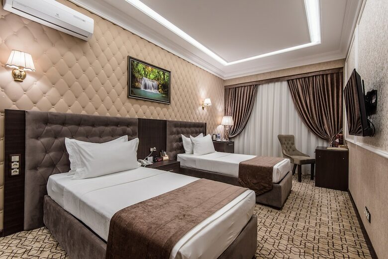 The Royal Mezbon Hotel & Spa