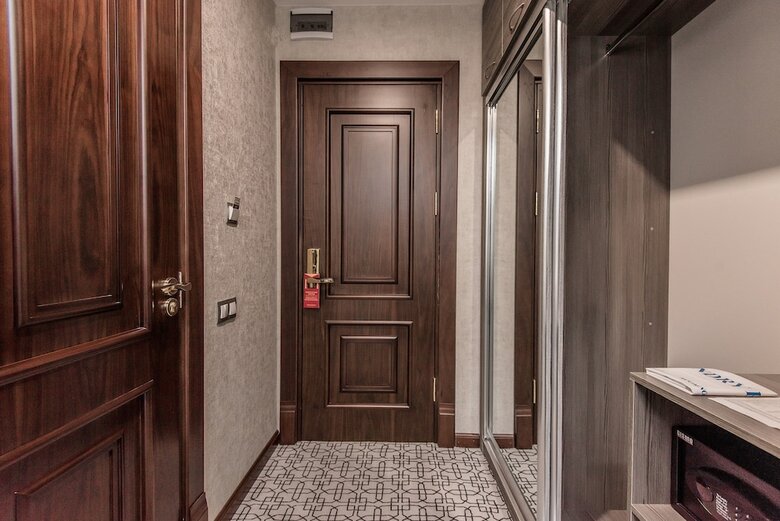 The Royal Mezbon Hotel & Spa