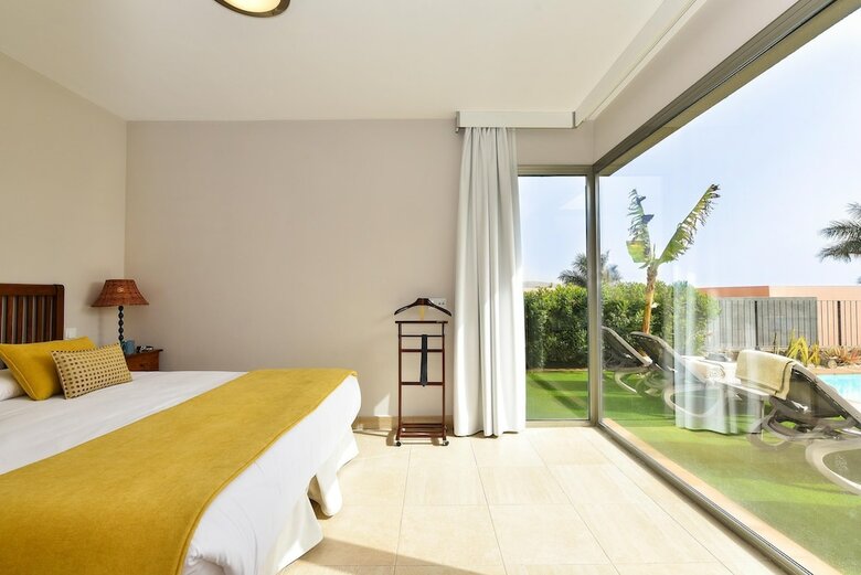 Par 4 Villa 9 With Pool In Salobre