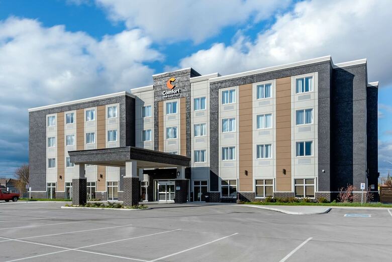 Hotel Comfort Inn & Suites