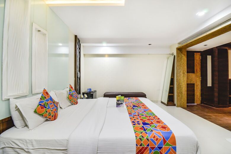Fabhotel Om Sai International
