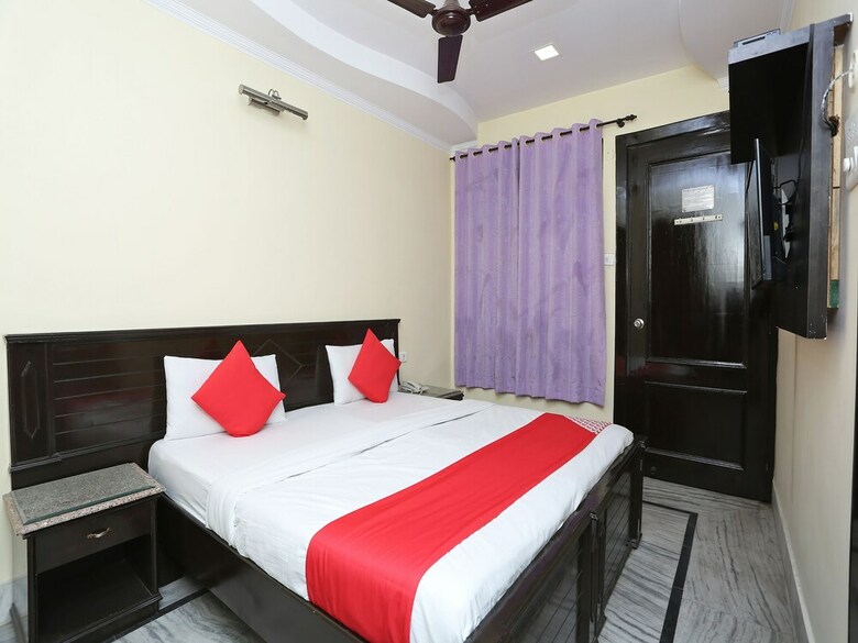 Oyo 12400 Hotel Prem Bihari