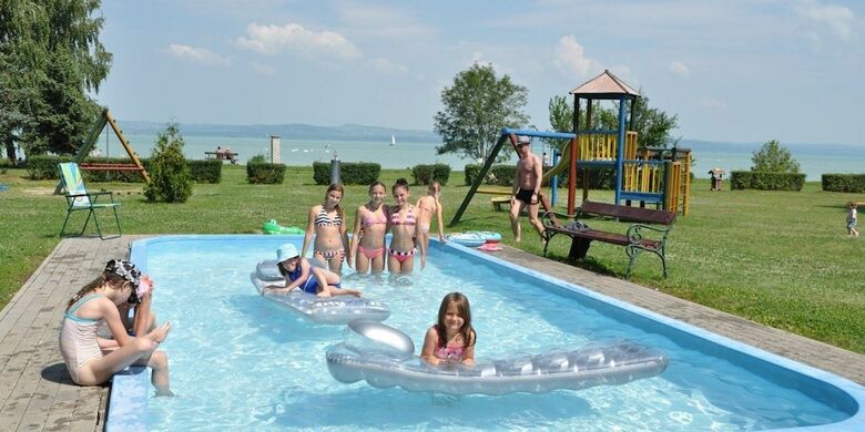 Hotel Balatontourist Vadvir�g Kemping