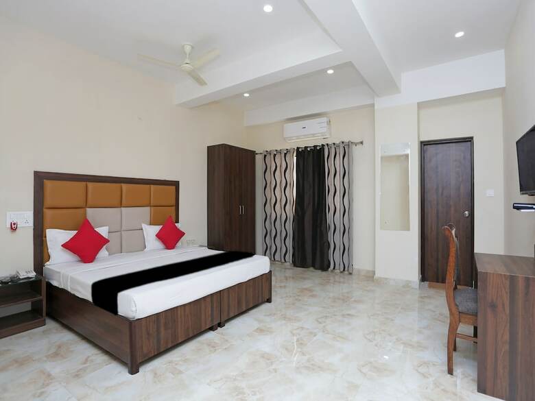 Hotel Capital O 37423 Golden Leaf