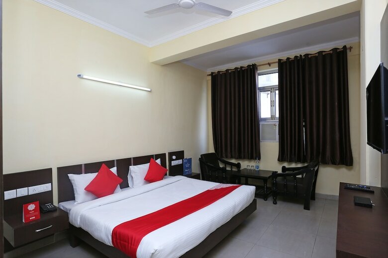 Oyo 29315 Kiwi Hotel & Spa