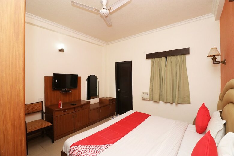 Hotel Oyo 24974 Bharat Resort
