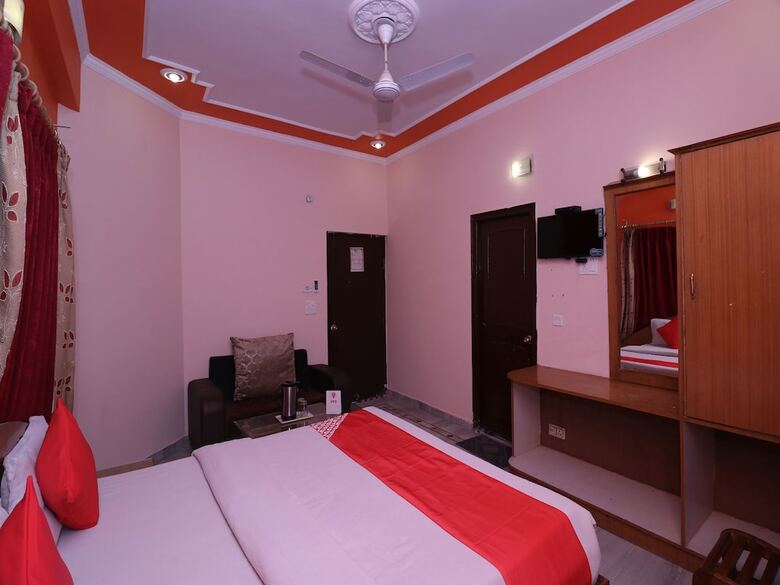 Oyo 24340 Hotel Laxmi Palace
