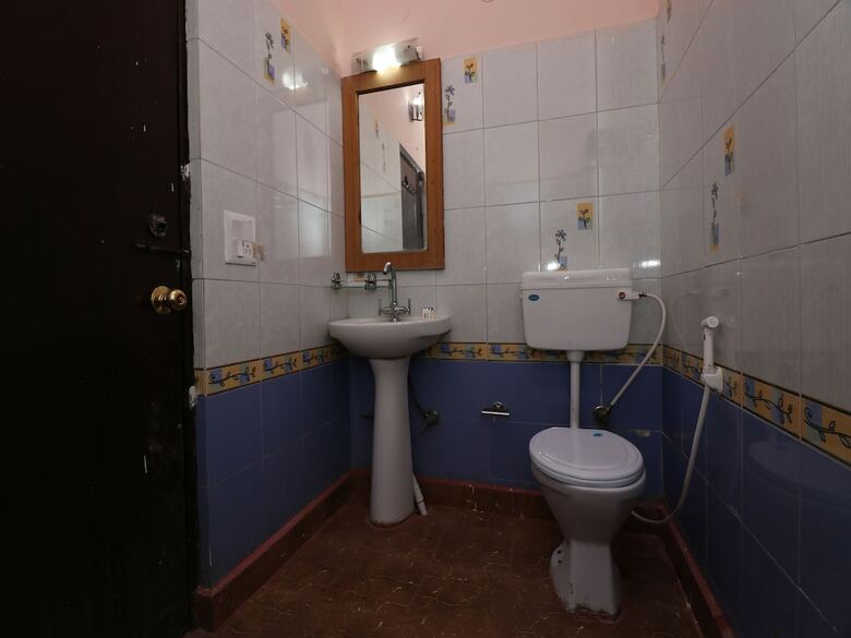 Oyo 24340 Hotel Laxmi Palace