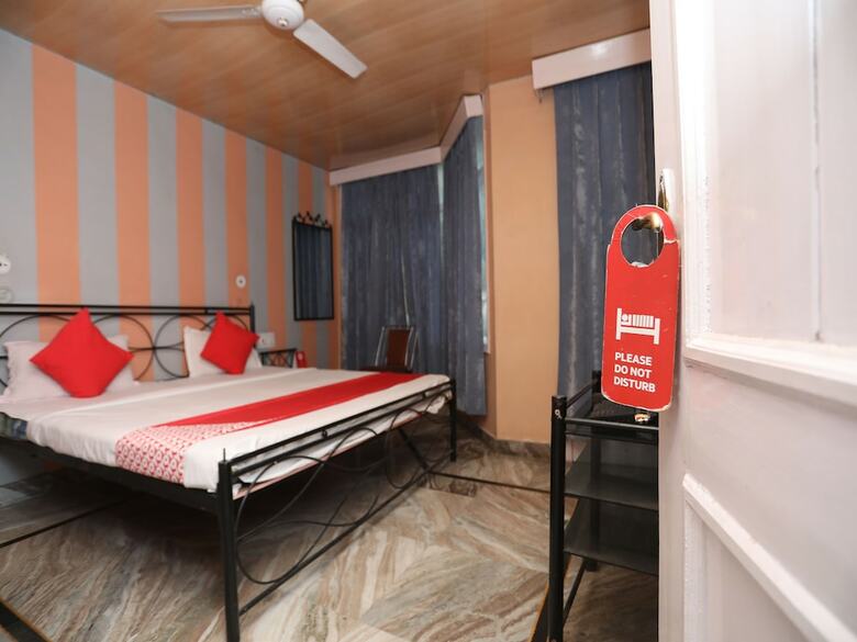 Oyo 37264 Hotel Chiranjeev
