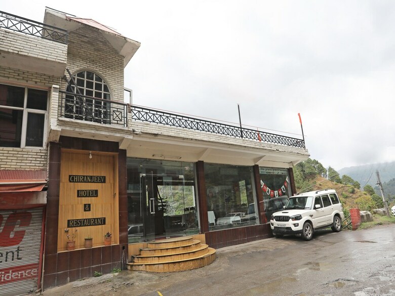 Oyo 37264 Hotel Chiranjeev