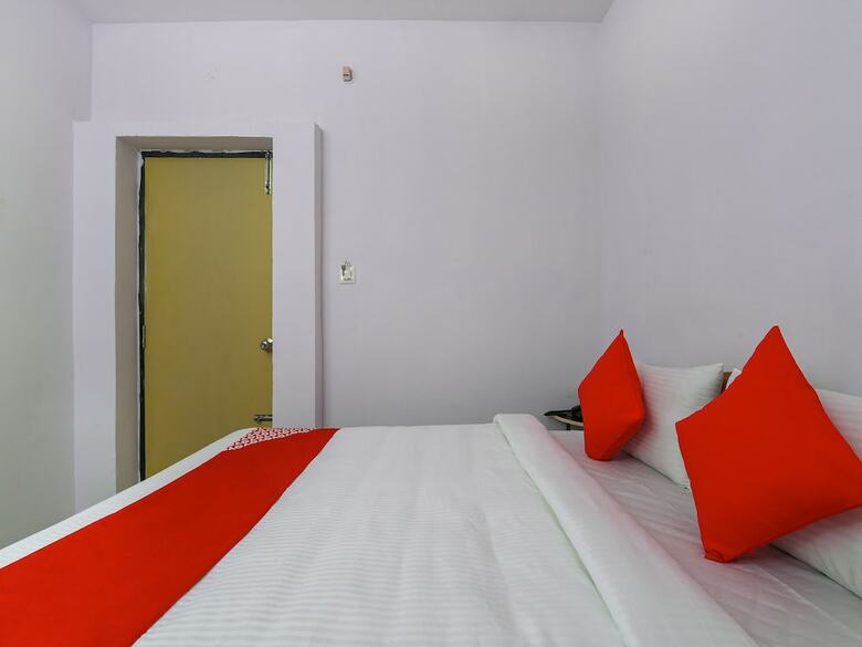 Oyo 27936 Hotel Welcome Tirupati