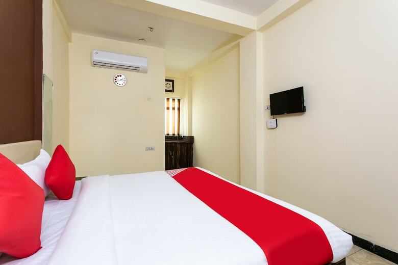 Oyo 24109 Hotel Santushti