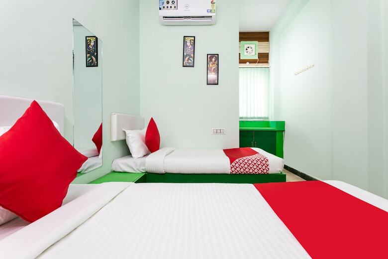 Oyo 24109 Hotel Santushti