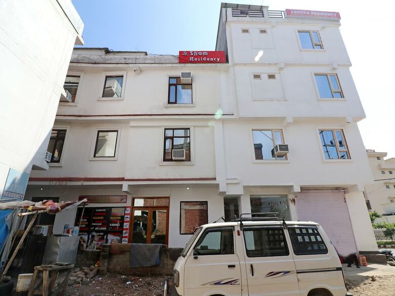 Hotel Oyo 18916 Shyam Residency