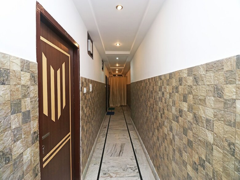 Hotel Oyo 18916 Shyam Residency