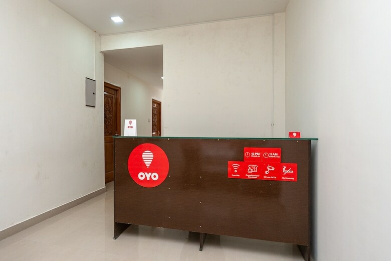 Hotel Oyo 26677 Pmr Guest Inn