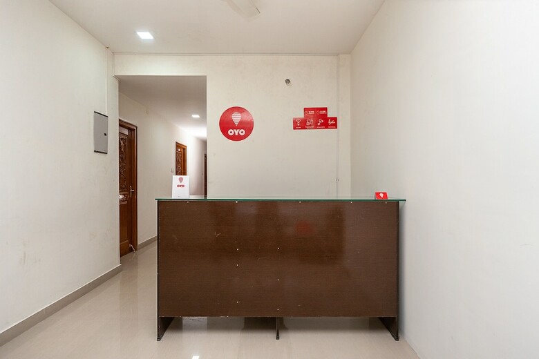 Hotel Oyo 26677 Pmr Guest Inn