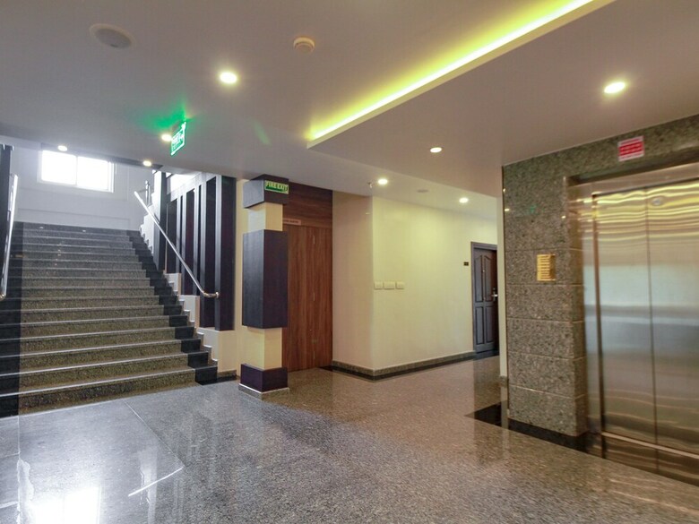 Hotel Capital O 29700 Le Moshe Inn