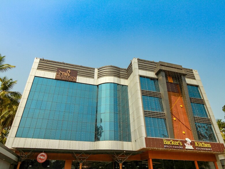 Hotel Capital O 29700 Le Moshe Inn