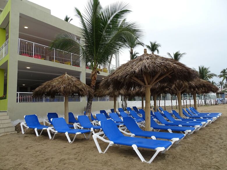 Hotel Decameron Isla Coral - All Inclusive