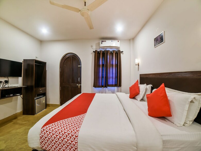 Hotel Oyo 30582 Lazy Holidays