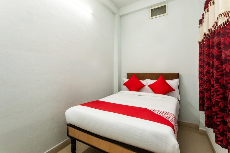 Oyo 28472 Hotel Shree Palace